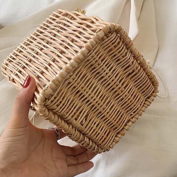 Rattan Woven Bucket Bag - Picture 4 of 6